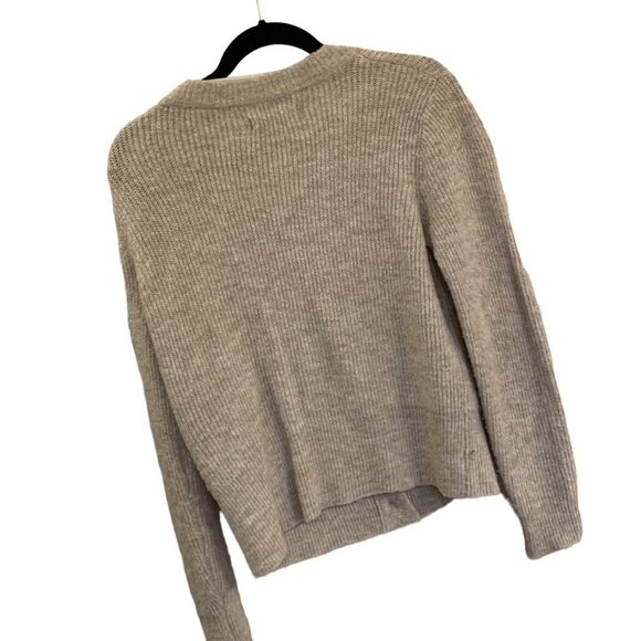 Elegant Beige Women's Cardigan - Picture 4 of 13